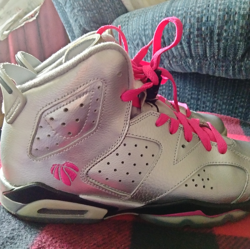 Jordan 6 Valentine's Day Sz 6y